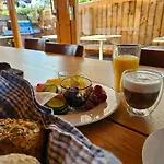 Holzhütte-camping-pod Mit Sauna&frühstück, Bad über Terasse Erreichbar Campingplatz