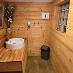 Holzhütte-camping-pod Mit Sauna&frühstück, Bad über Terasse Erreichbar *