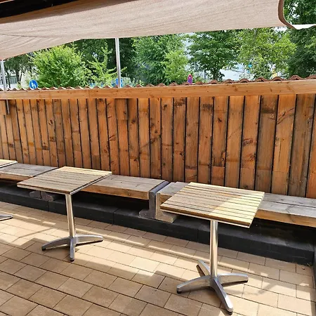 Holzhuette, Camping-Pod Inklusive Sauna & Fruehstueck, Bad & Wc Ueber Die Terrasse * Halle (Saale)