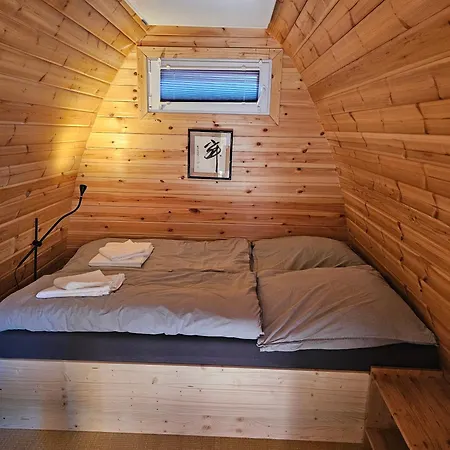 Kemping Holzhuette-camping-pod Mit Sauna & Fruehstueck *